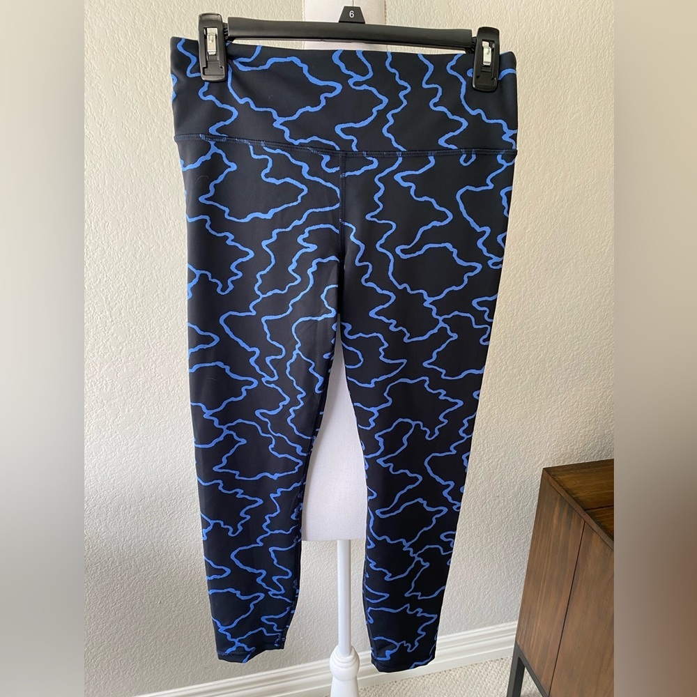 New without tags athleta leggings in size medium